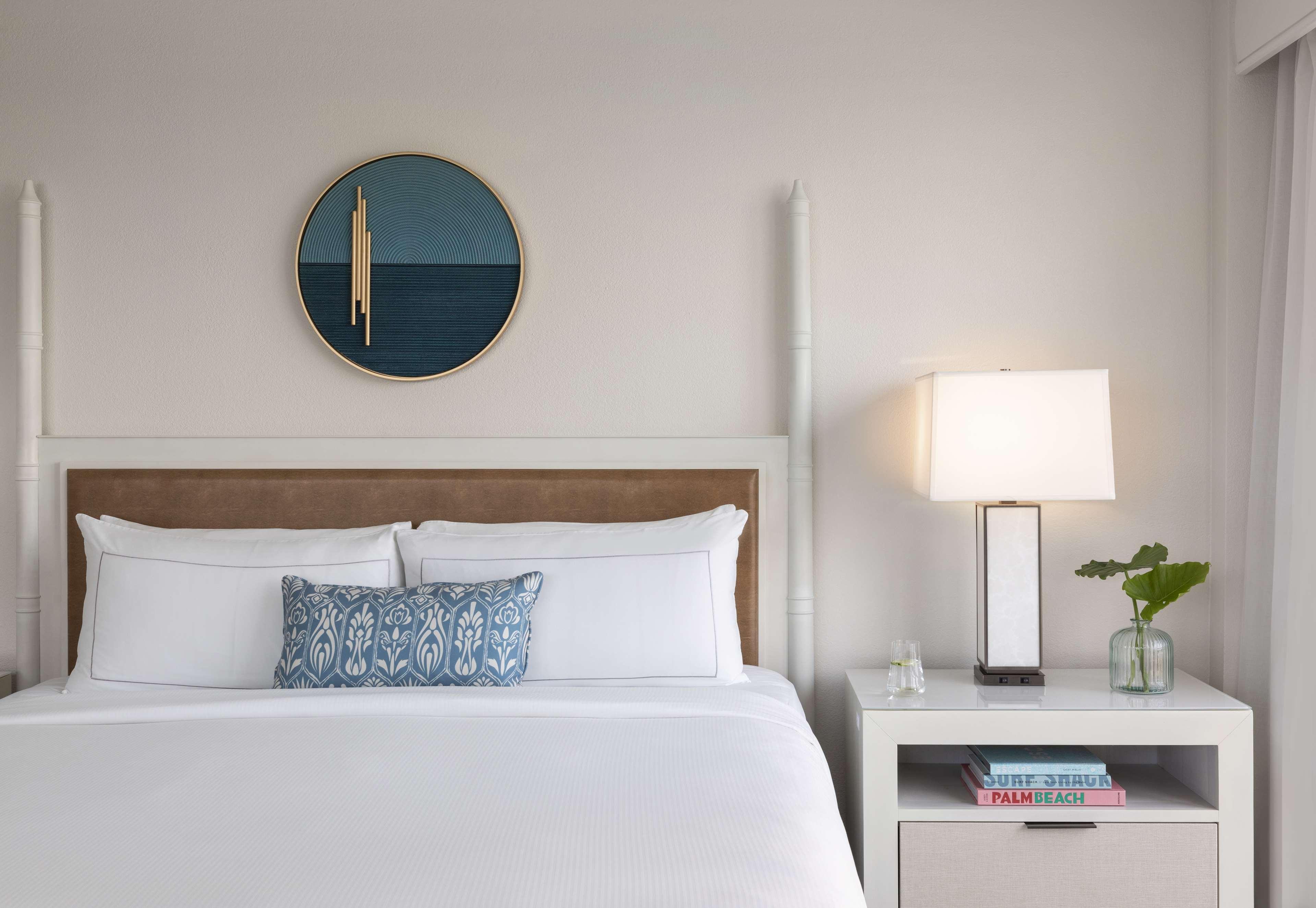 The Singer Oceanfront Resort, Curio Collection By Hilton Riviera Beach Exterior foto