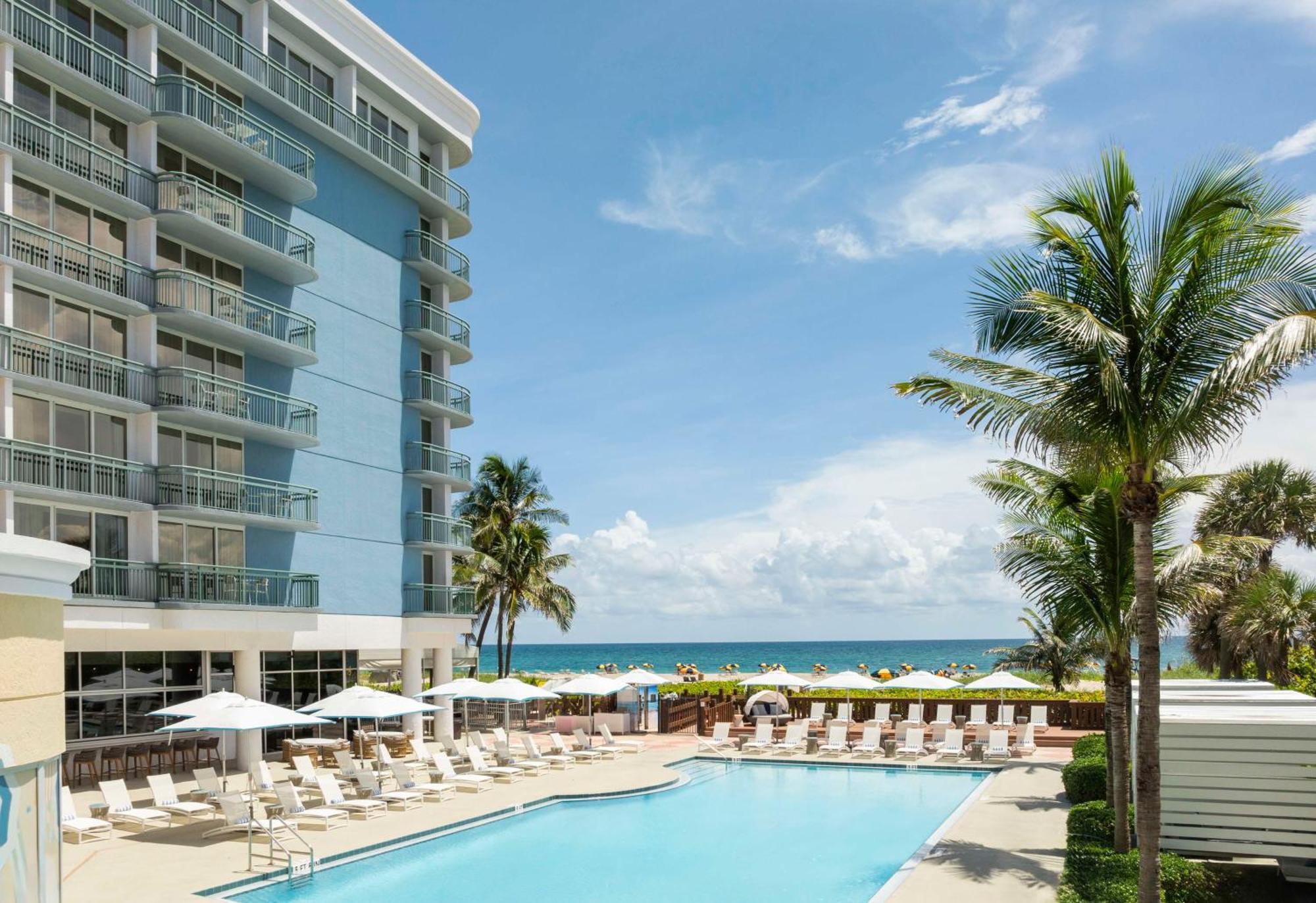 The Singer Oceanfront Resort, Curio Collection By Hilton Riviera Beach Exterior foto